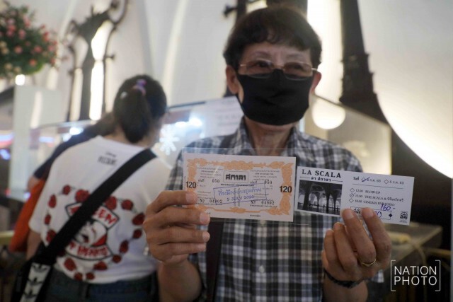 แห่ซื้อตั๋วอำลา "สกาลา" ปิดตำนาน 51 ปี ราชาโรงหนังแห่งสยาม