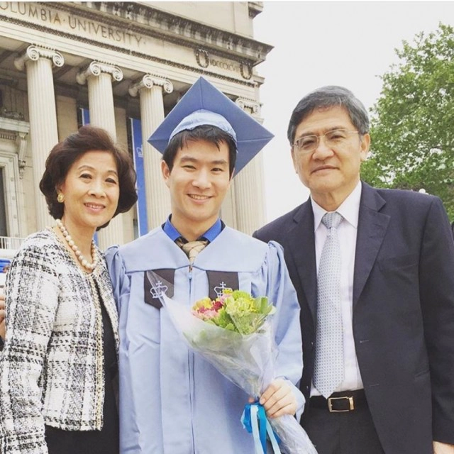 โปรไฟล์ไม่ธรรมดา "พลับ จุฑาภัทร" ตอนนี้โตเป็นหนุ่มแล้วหล่อมาก