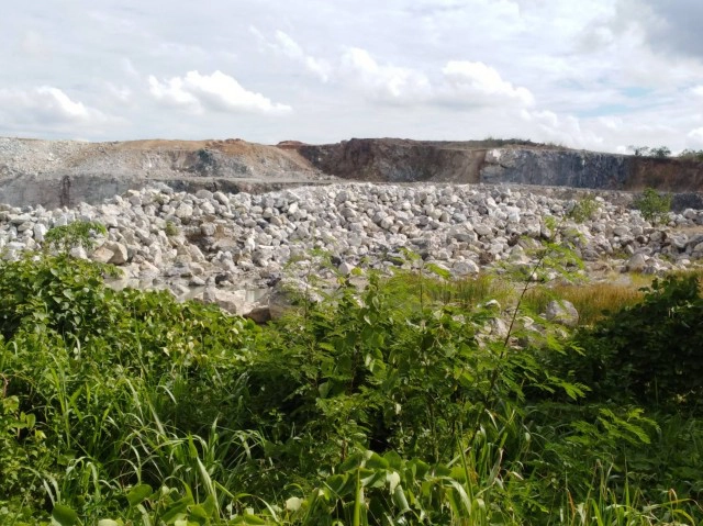 กอ.รมน.-พยัคฆ์ไพร อายัดหินโรงโม่ 1.8 แสนตัน กว่า 36 ล้าน