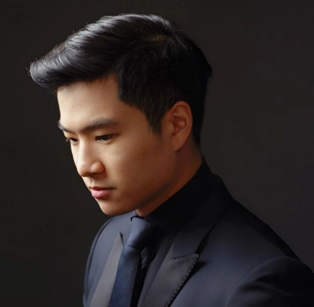 โปรไฟล์ไม่ธรรมดา "พลับ จุฑาภัทร" ตอนนี้โตเป็นหนุ่มแล้วหล่อมาก