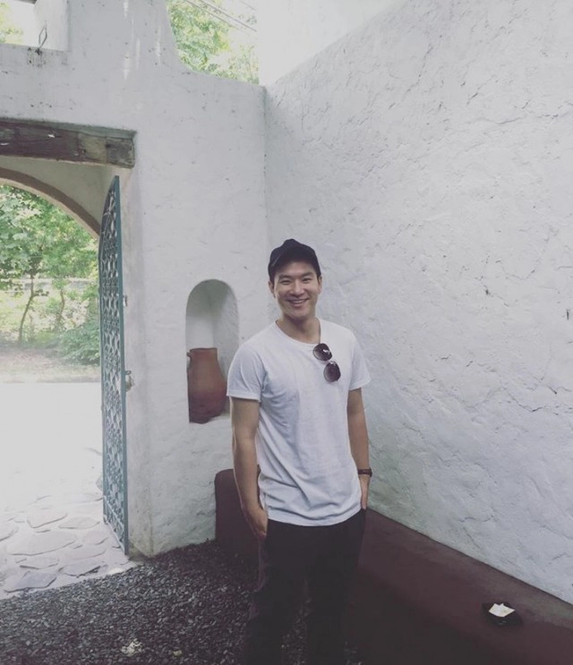 โปรไฟล์ไม่ธรรมดา "พลับ จุฑาภัทร" ตอนนี้โตเป็นหนุ่มแล้วหล่อมาก