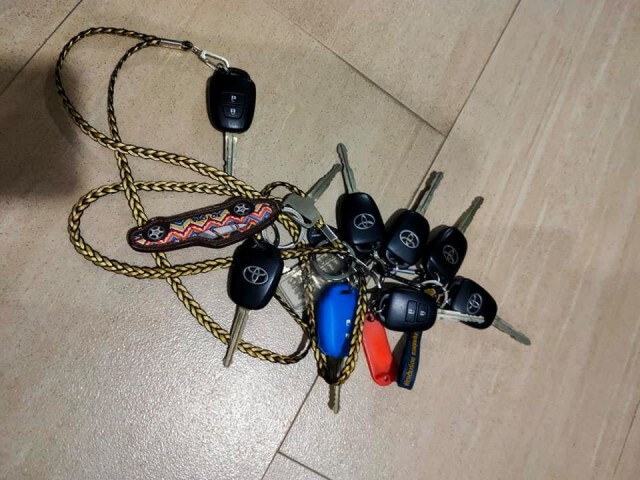 เจ้าของแจกรถตู้ฟรี 9 คันเหตุเพราะไม่อยากจมลงไปกว่านี้