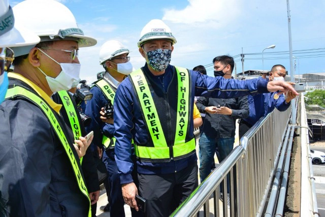 ศักดิ์สยามตรวจความพร้อมงานก่อสร้างทางยกระดับ พระราม 2
