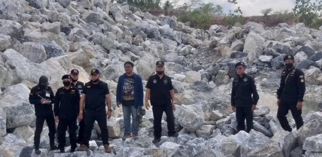 กอ.รมน.-พยัคฆ์ไพร อายัดหินโรงโม่ 1.8 แสนตัน กว่า 36 ล้าน