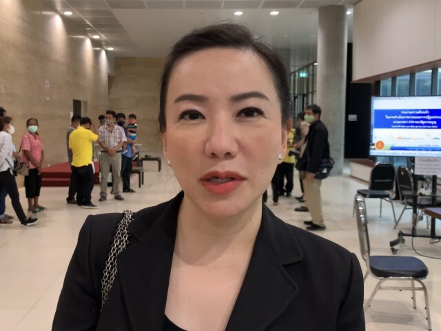 "ศุภชัย"รับมอบอุปกรณ์คอมฯสนับสนุนโครงการกองทุนการศึกษา
