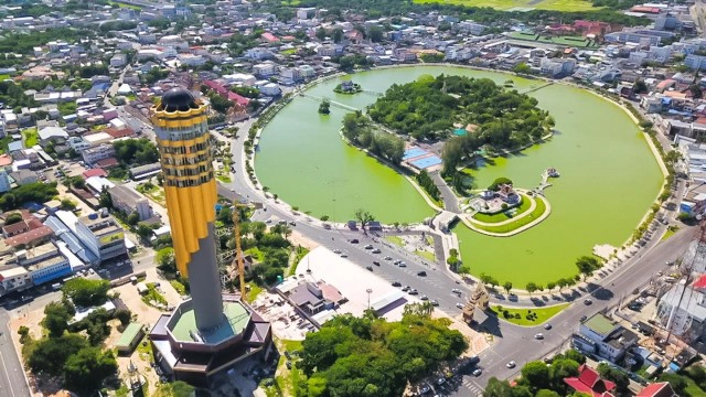 "หอชมเมืองรูปทรงโหวด"  แลนด์มาร์คใหม่ กลางเมืองร้อยเอ็ด