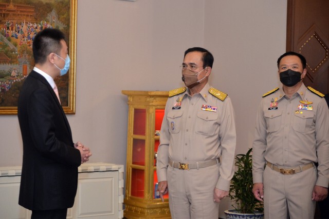"บิ๊กตู่" รับมอบเวชภัณฑ์จากรัฐบาลจีน ไทย-จีน ยืนยันพร้อมร่วมมือกันฟื้นฟูเศรษฐกิจ