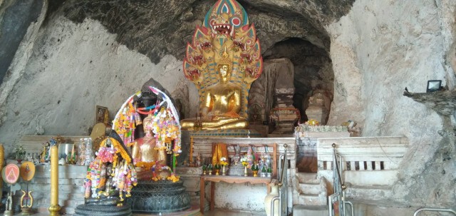 หนุ่มหลอนคิดว่ามีองค์เทพมาทำร้าย คว้าค้อนทุบองค์พระประธานวัดดัง