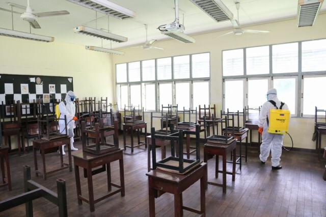 TIP  ห่วงใยนักเรียน จัดกิจกรรมฉีดพ่นน้ำยาฆ่าเชื้อไวรัสโควิด – 19 รับมือช่วงเปิดเทอม