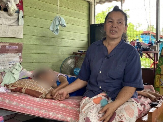 สุดรันทด ย่าวัย 60 ปี ดูแลหลานฝาขวดน้ำติดคอสมองขาดอากาศ