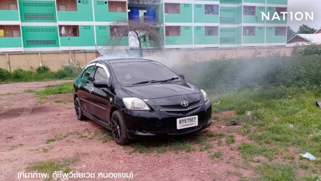 รมควัน ไฟลุกท่วมรถ  ตาย 1 ย่านหนองแขม