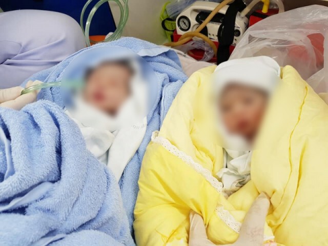 สาวท้องแก่น้ำเดินกลางแยกสงขลา ทนไม่ไหวทำคลอดฉุกเฉินในรถ