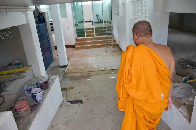 วัดสุดสวาสดิ์ สร้างเมรุเผาศพใต้ดิน ลบภาพความน่ากลัว