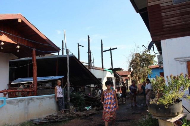 เกิดอาการหลอน จุดไฟเผาบ้านตัวเอง