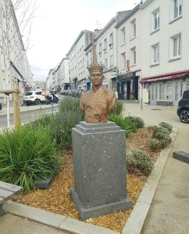 รูปปั้นโกษาปาน ที่ฝรั่งเศส โดนขโมยหายไป 1 คืน