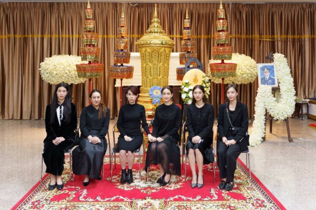 คนบันเทิงร่วมอาลัยในงานศพ "คุณพ่อแต้ว ณฐพร"