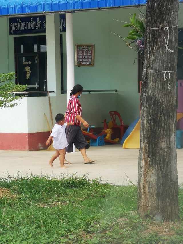 วันแรกได้เรื่องเลย หนูน้อยเดินโทงๆ กลับบ้าน เปิดเทอมวันแรก กางเกงผมหาย