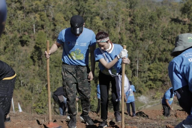 เปิดวาร์ปโปรไฟล์ ‘ครูพีช’ ภรรยา ‘ฌอน บูรณะหิรัญ’