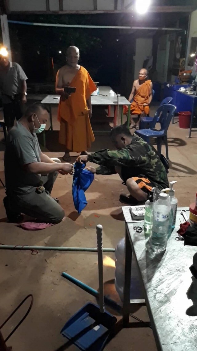เจ้าอาวาสวัดมะค่าหวิดโดนจงอางฉก
