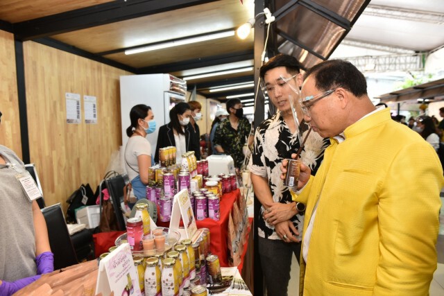 พารากอน จับมือ หอการค้าไทยจัดกิจกรรม 'ไทยช่วยไทย คือไทยเท่ @ ยิ้มไปด้วยกัน'