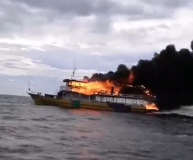 'เรือซีลวอล์คเกอร์' ไหม้กลางทะเลเกาะล้าน!!