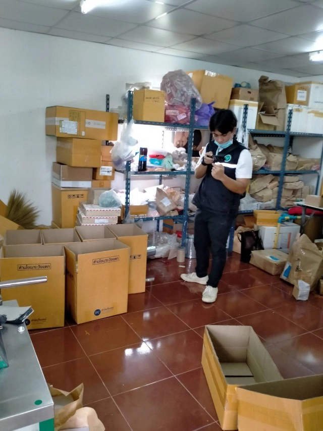 ทลายโกดังใหญ่ ผลิตยาสำหรับสัตว์ส่งขายออนไลน์
