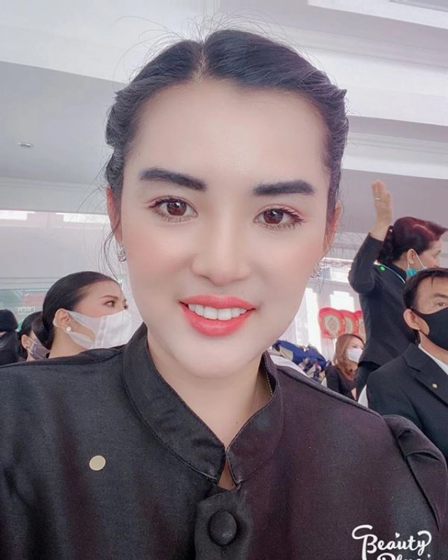 เปิดประวัติ อ.เรนนี่ ญาณเทพ หมอดูโซเชียล"ช่องส่องผี"