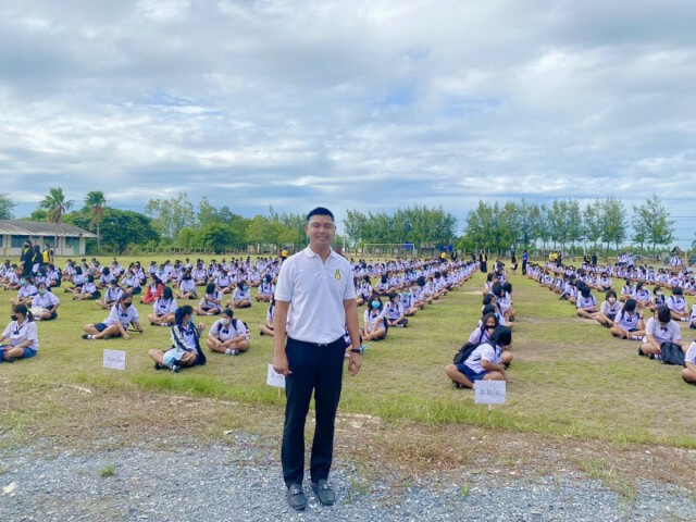 สโมสรฟุตบอลอโยธยา ยูไนเต็ด มอบของจำเป็นให้โรงเรียนบางซ้ายวิทยา