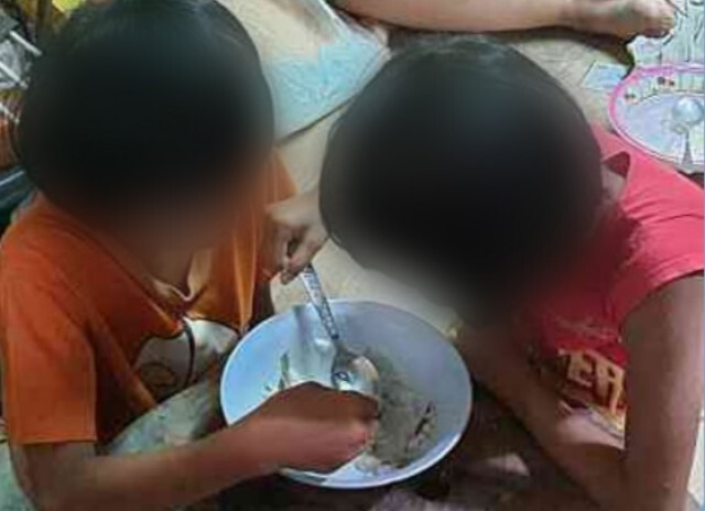 4 ชีวิต ยาย หลาน ใช้ชีวิตบนเตียงไม้ทรุดโทรม เวทนาล้อมวงกินข้าวคนละคำ 2 คำ