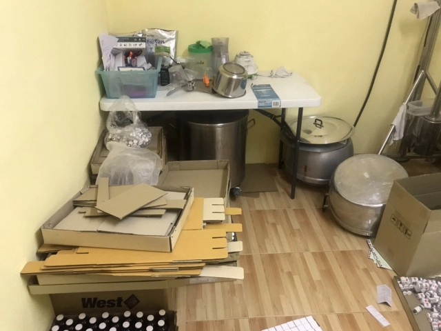 ทลายโกดังใหญ่ ผลิตยาสำหรับสัตว์ส่งขายออนไลน์