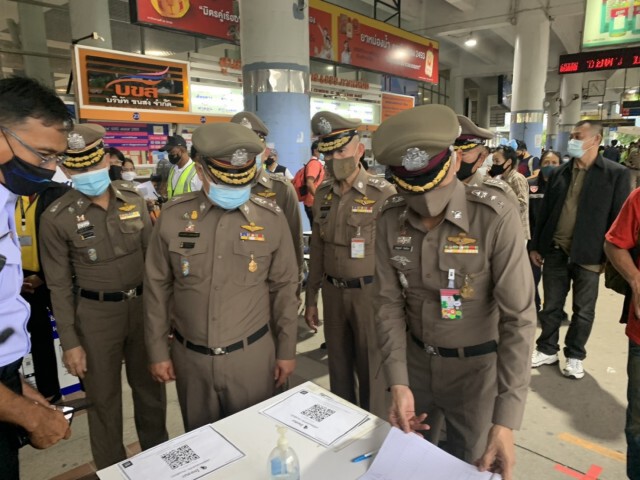 ผช.ผบ.ตร.ตรวจสถานีขนส่ง ประชาชนเดินทางกลับบ้าน ช่วงวันหยุดวันสำคัญ