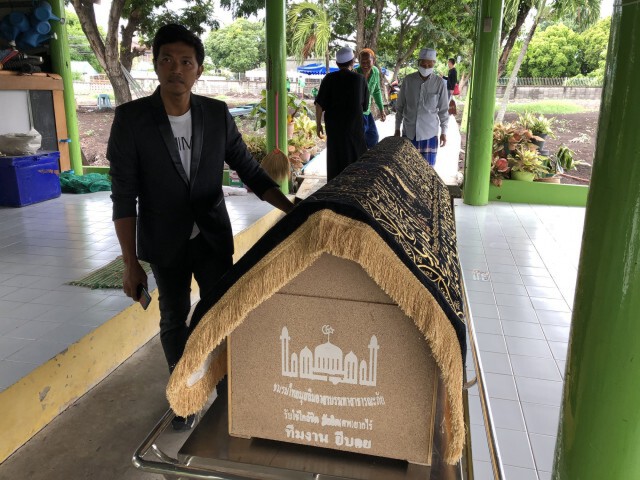 ฝังร่าง'นาธาน โอมาน'ตามหลักศาสนา