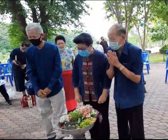 ชาวแพร่สะอื้นขอขมาบรรพบุรุษ