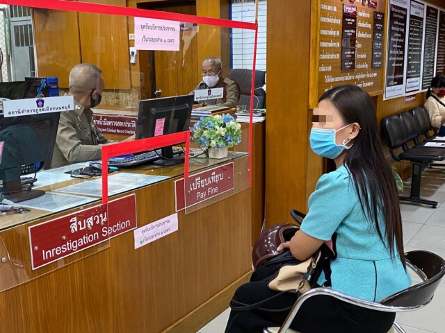 สาวแจ้งจับชายเร่ร่อนไล่จับหน้าอก แม่ค้าบอกเห็นประจำ
