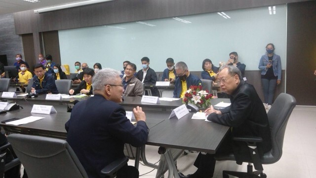 รมว.พลังงานลงพื้นที่ลำปาง มอบอุปกรณ์ป้องกันโควิด-19