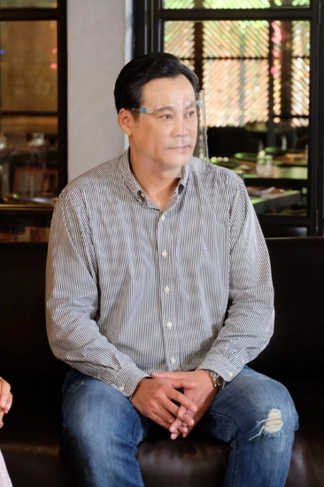 "ตฤณ เศรษฐโชค"  ควงภรรยาสาวอายุห่าง 20 ปี เปิดใจเรื่องความรักต่างวัย