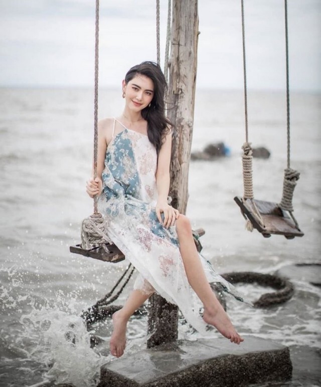 รวมภาพ ใหม่-ดาวิกา เซ็กซี่เบาๆริมทะเล