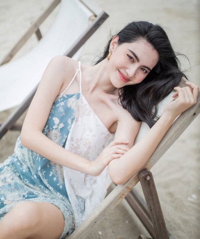 รวมภาพ ใหม่-ดาวิกา เซ็กซี่เบาๆริมทะเล