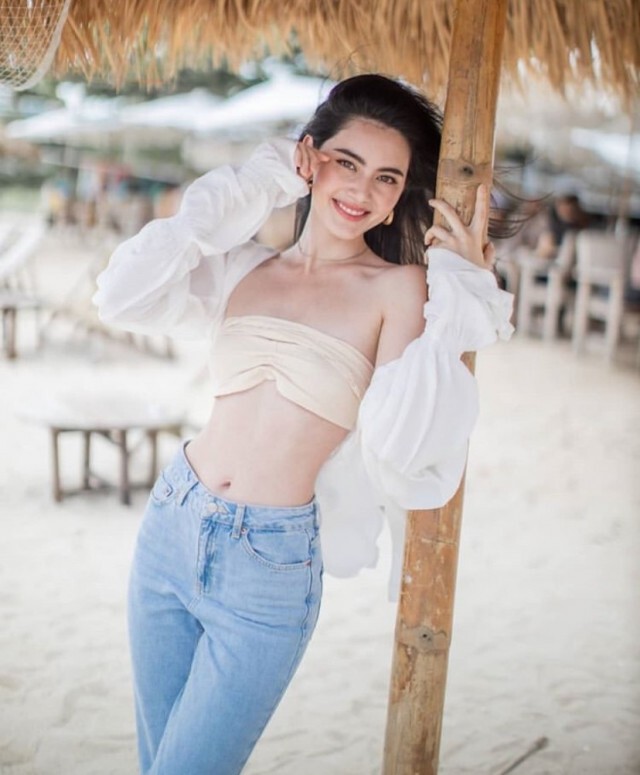 รวมภาพ ใหม่-ดาวิกา เซ็กซี่เบาๆริมทะเล