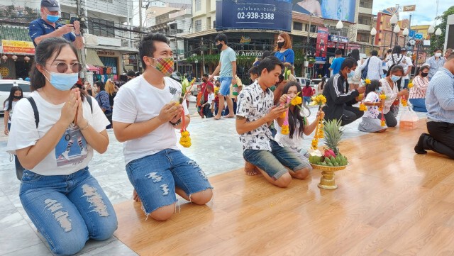 ชาวโคราชสุดทนจ่อแจ้งความ "เรนนี่-บ๊วย"