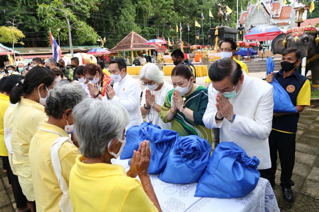 พลังบุญทิพยร่วมสร้าง พลังบุญมหาทานมอบถุงยังชีพชาวบ้านเขาขุนพนม #ครั้งที่156 พลังบุญทิพยร่วมสร้าง พลังบุญมหาทานมอบถุงยังชีพชาวบ้านเขาขุนพนม #ครั้งที่156