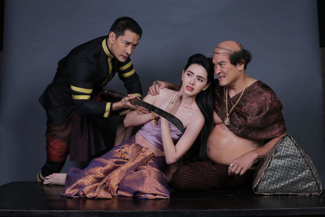 แฟนๆตกใจ \'ชาคริต แย้มนาม\' กลายร่างเป็น \'ขุนช้าง\' หัวล้านพุงพลุ้ย