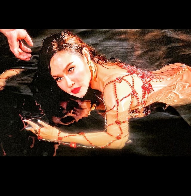 ภาพล่าสุด 'ใหม่ เจริญปุระ' ยังคงแซ่บ ในชุดว่ายน้ำสุดเซ็กซี่