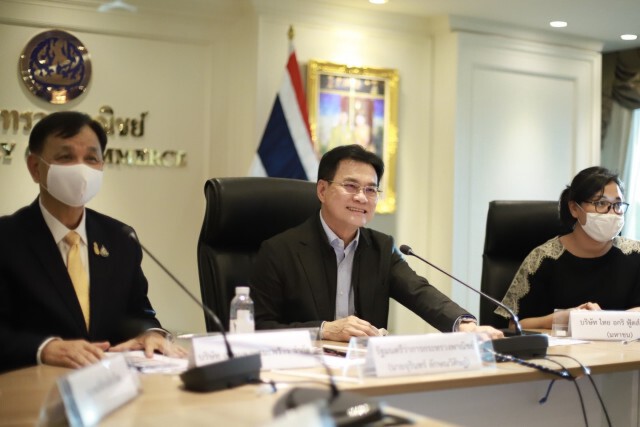 'จุรินทร์' เคาะ 3 มาตรการช่วย 'กะทิไทย'