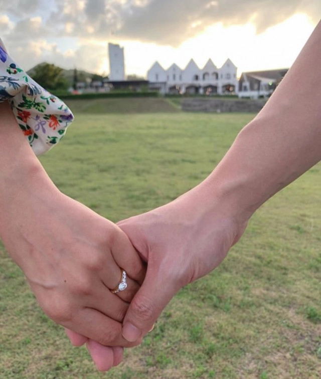 "รถเมล์ คะนึงนิจ" เซย์เยส! แต่งงานแฟนหนุ่มนอกวงการ