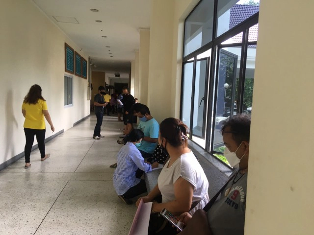 แห่ขึ้นทะเบียน ผู้ค้าสลากโควต้าจังหวัด กว่า 1 พันคน