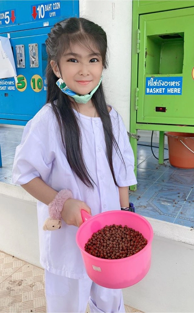 น้องผักบุ้ง สาวน้อยวัย 6 ขวบ กับความสวยที่ไม่ธรรมดา