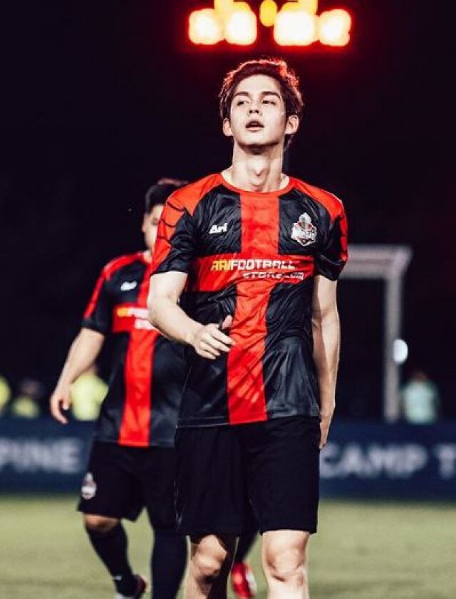 'ไบร์ท วชิรวิชญ์'ดามเมจพุ่ง หล่อทะลุชุดบอล