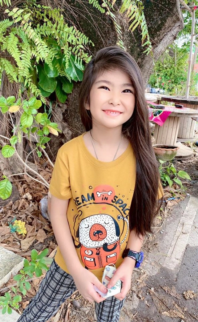 น้องผักบุ้ง สาวน้อยวัย 6 ขวบ กับความสวยที่ไม่ธรรมดา