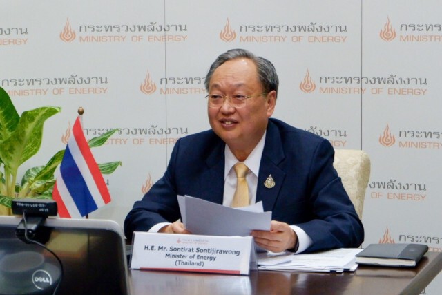 'สนธิรัตน์'ถกผู้นำพลังงานโลก สู่ยุค 'พลังงานสะอาด'